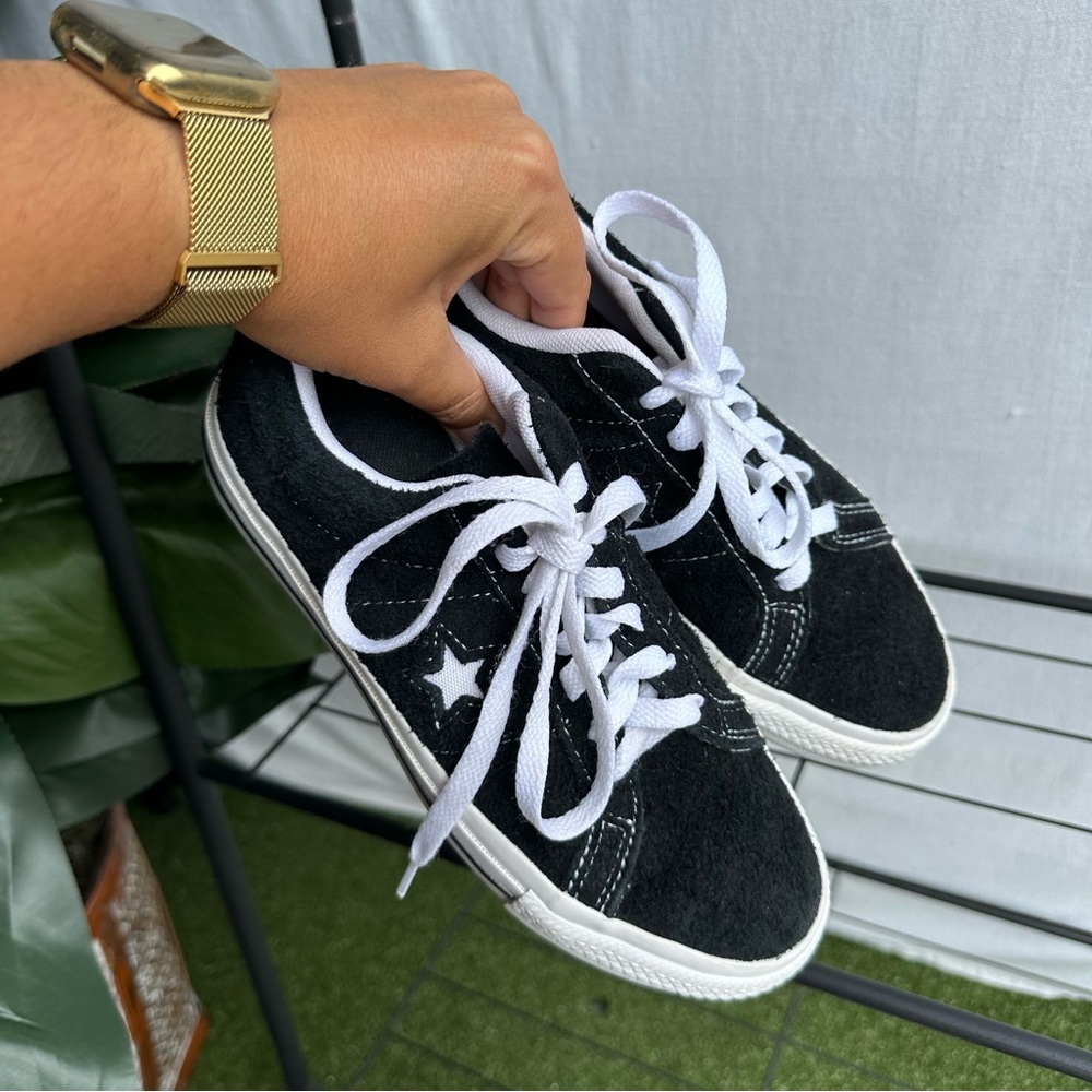 Converse All-Star Black Suede Lace Up Sneakers / Mens 4 Womens 5.5